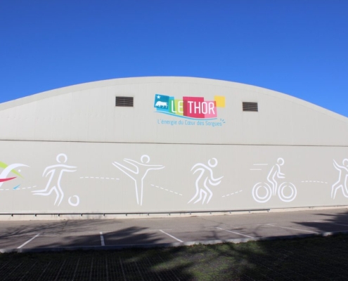 Terrain de tennis couvert situé sur Le Thor dans le Vaucluse. Cette salle jouxte le gymnase Jean Garcin omnisport